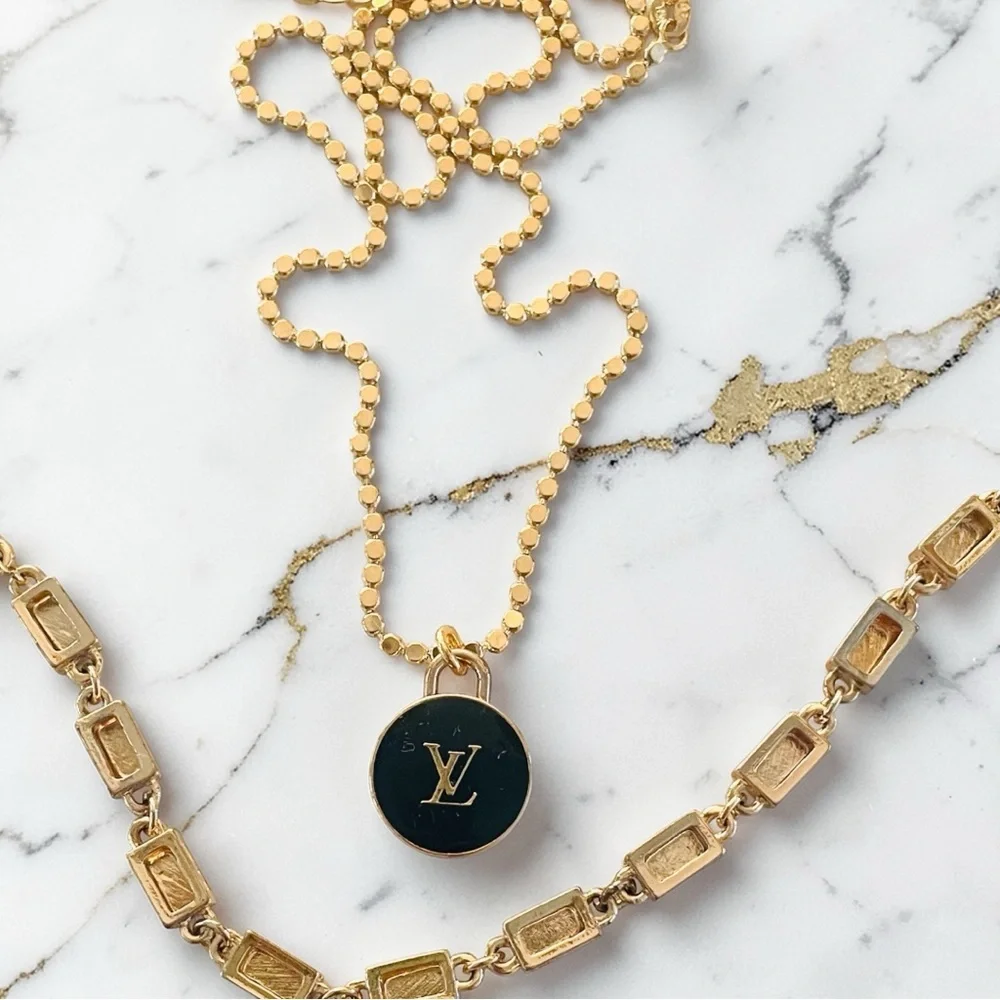 Luxury Double Sided Logo Zipper Pull Necklace - Picture 1 of 1